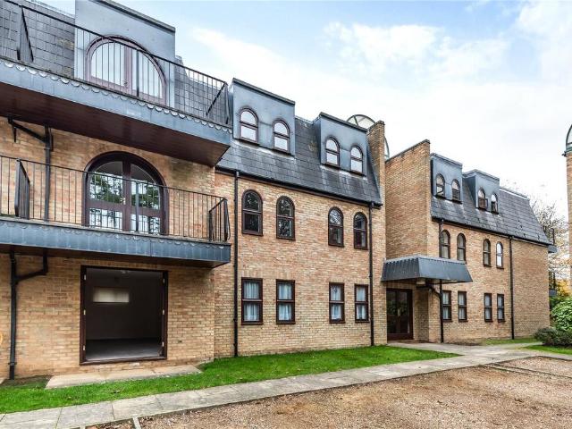 Amberley House, Bury Road, Newmarket. 2 bed apartment to rent £1,100 pcm £254 pw