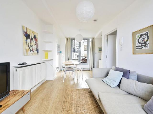 Amberley Road, Maida Vale, London, W9 2 bed maisonette to rent £2,817 pcm £650 pw