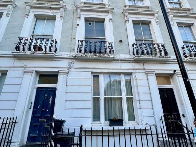 Amberley Road, London W9 2 bed flat to rent £2,700 pcm £623 pw