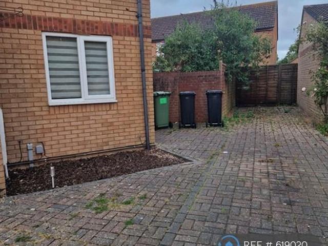Amberley Road, Patchway, Bristol, BS34 2 bed semi detached house to rent £1,350 pcm £312 pw