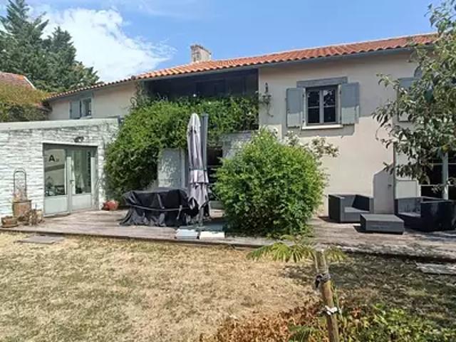 Amberre 86110 Achat / Vente maison 7 pièces t7 piscine