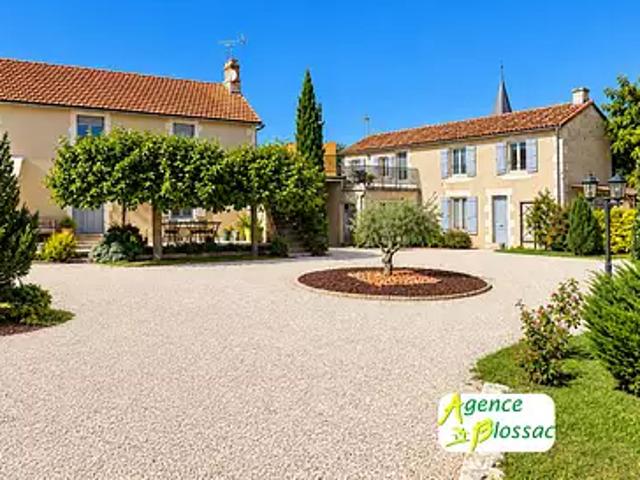 Amberre 86110 Achat / Vente maison 10 pièces t10 jardin terrasse
