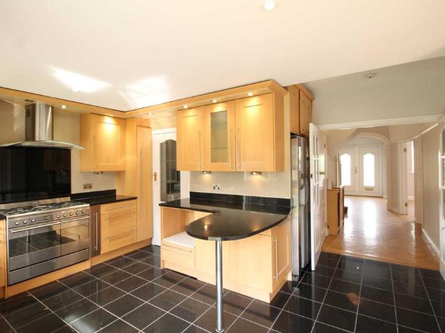Amberwood Rice, New Malden 4 bed semi detached house to rent £3,200 pcm £738 pw