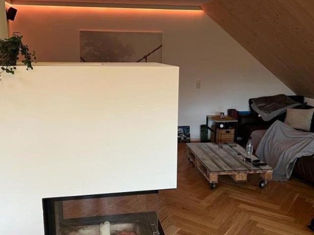 Ambiente Wohnen: Hochwertige 4 Zimmer Wohnung mit Studio und Galerie!