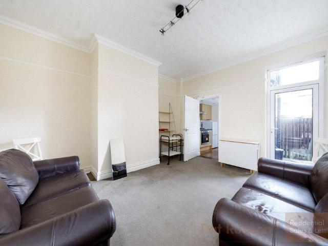 Amble Grove, Newcastle Upon Tyne NE2 2 bed apartment to rent £850 pcm £196 pw
