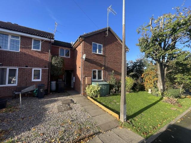 AMBLECOTE Dove Drive 1 bed flat to rent £675 pcm £156 pw