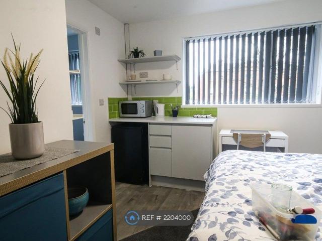 Amblecote, Stourbridge DY8, Studio to rent, £675 pcm | PrimeLocation