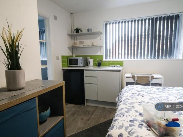 Amblecote, Stourbridge, DY8 Studio to rent £675 pcm £156 pw
