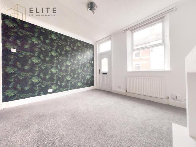 Ambler Street, Castleford WF10 2 bed terraced house to rent £800 pcm £185 pw