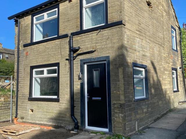 Ambler Thorn, Queensbury, Bradford 2 bed house to rent £850 pcm £196 pw