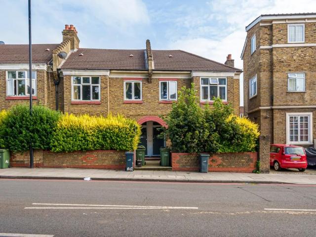 Ambleside Avenue, London, SW16 6LQ, United Kingdom | 3 bed apartment for rent #137838262 | Rentberry