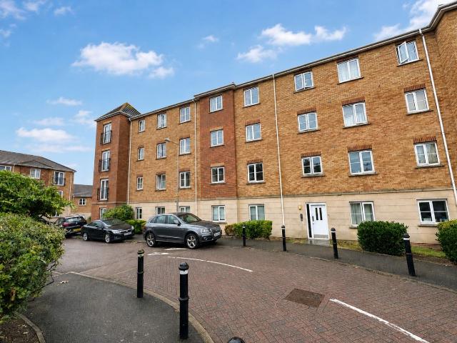 Ambleside, Purfleet On Thames, Essex RM19, 2 bed flat to rent, £1,450 pcm | PrimeLocation