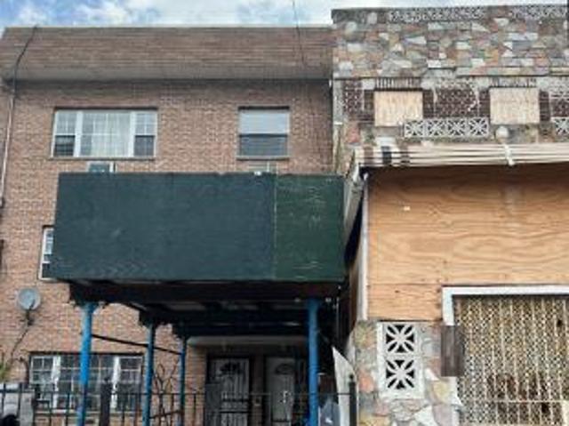 Amboy St