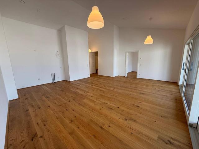 Ambras: Neubau 4 Zimmer Dachgeschoss Wohnung mit traumhafter Terrasse