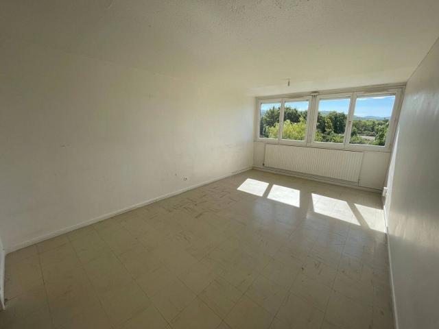 AMBRONAY T5 88m2 rue de la grange Valentin