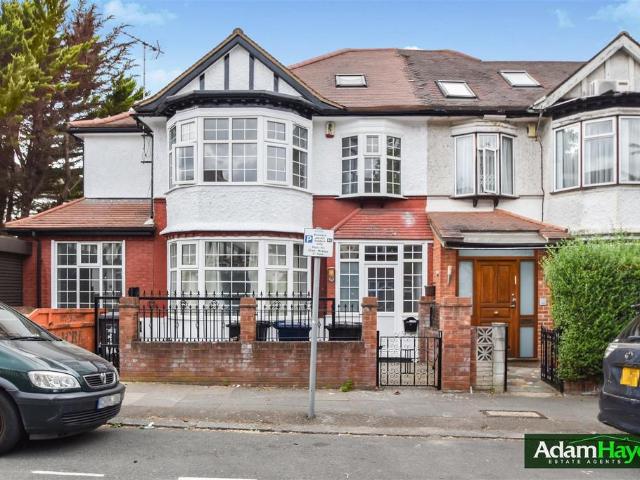 Ambrose Avenue, Golders Green NW11 6 bed semi detached house to rent £5,000 pcm £1,154 pw