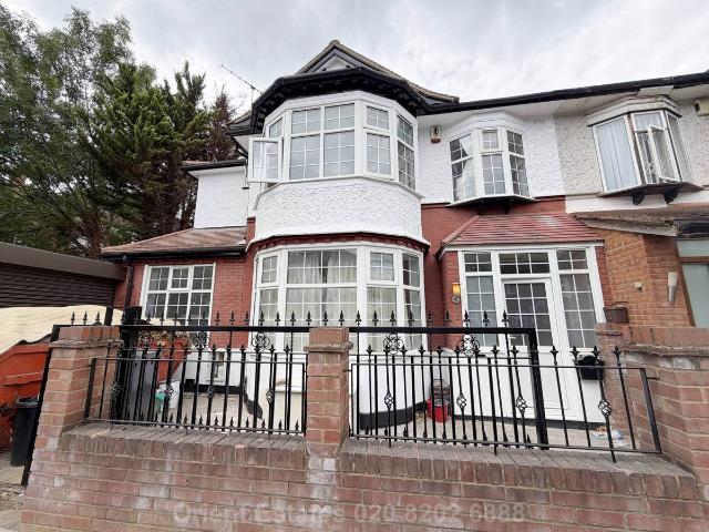 Ambrose Avenue, Golders Green NW11, 6 bed semi detached house to rent, £5,000 pcm | PrimeLocation