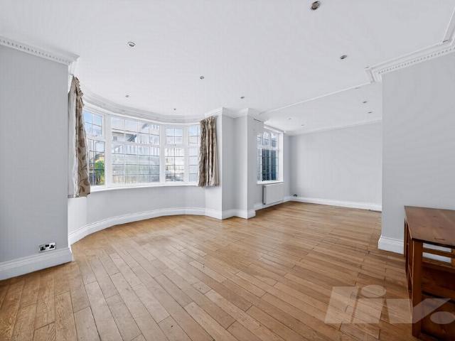 Ambrose Avenue, London NW11 6 bed house to rent £4,996 pcm £1,153 pw