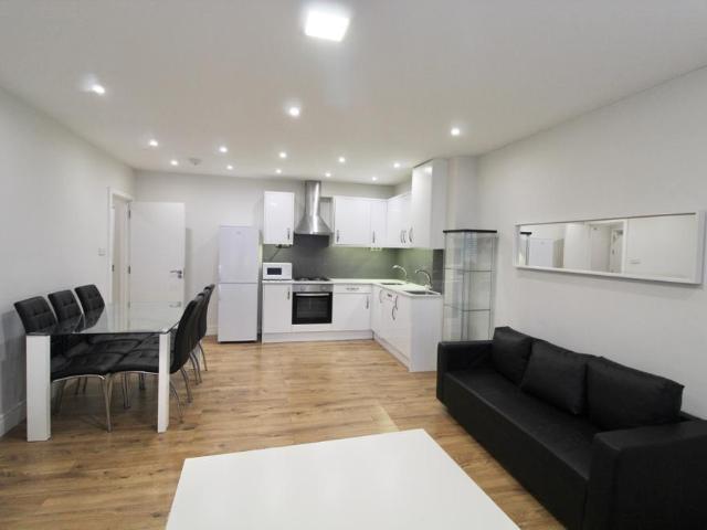 Ambrose Avenue, London, NW11 9AN, United Kingdom | 2 bed apartment for rent #140656434 | Rentberry