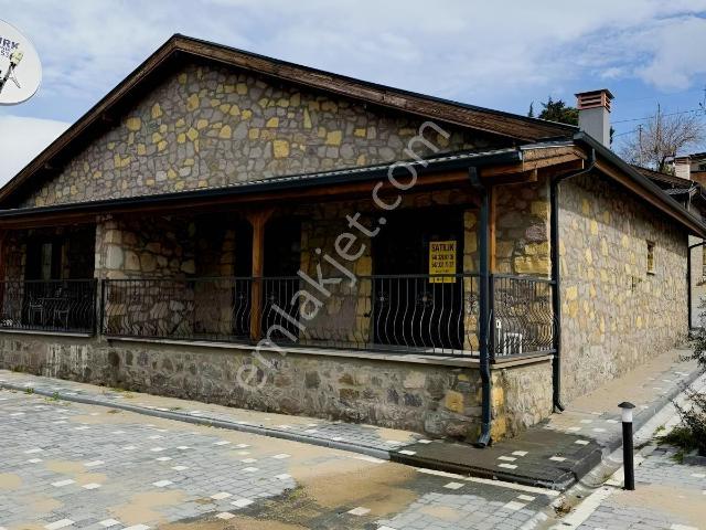 Çamcı'da Doğa İle İç İçe Şömineli Kiralık 3+1 Taş Villa