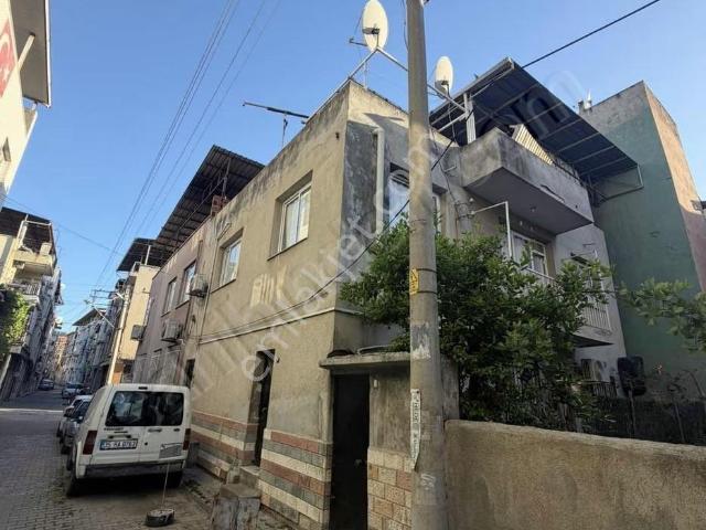 Çamdibinde 115m2 2 Ev 1 Dükkan