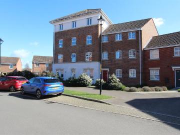Amethyst Drive, Sittingbourne ME10, 2 bed flat to rent, £1,100 pcm | PrimeLocation