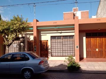 Ameghino 292, P.B dpto 1 dorm con patio