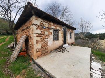 Çameli, Cevizli De 1 546 M2 Taş Köy Evi Ve Müstakil Arsa Acil Satılık