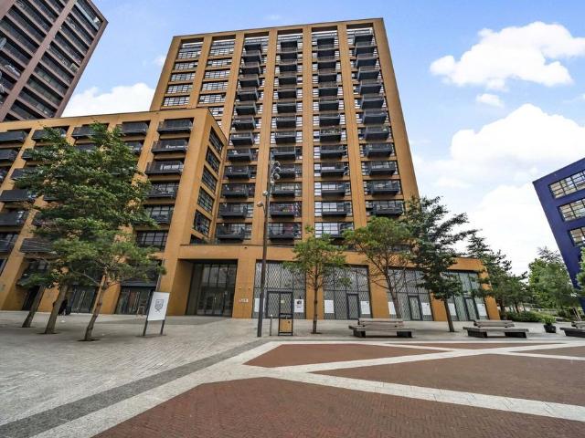 Amelia House, Canary Wharf, London, E14 2 bed flat to rent £3,575 pcm £825 pw
