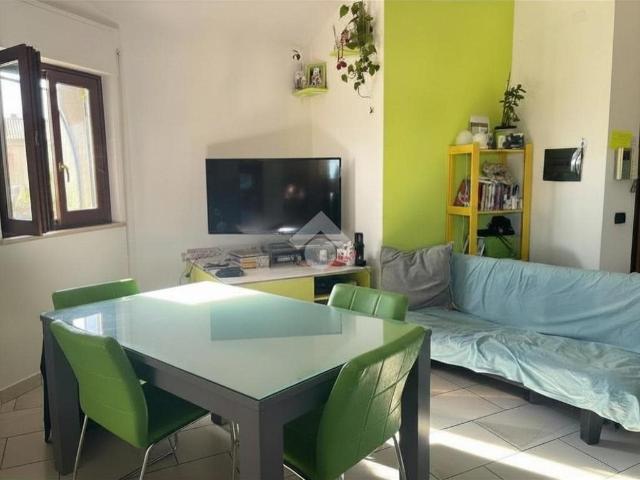 Amelia: Proponiamo in vendita, per la Prima Volta, un grazio. 80m² Amelia
