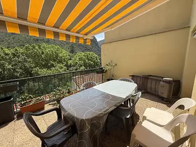 Amélie les Bains Palalda 66110 Location appartement 2 pièces t2 au dernier étage terrasse