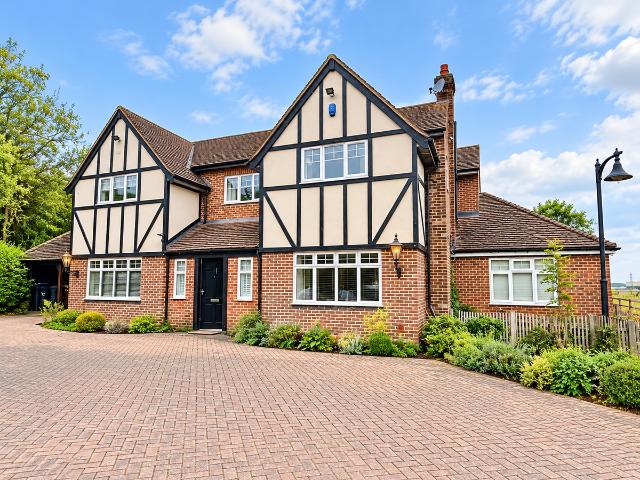 Amesbury Mead Farm, Sewardstone Road, Chingford E4, 4 bed detached house to rent, £3,850 pcm | PrimeLocation