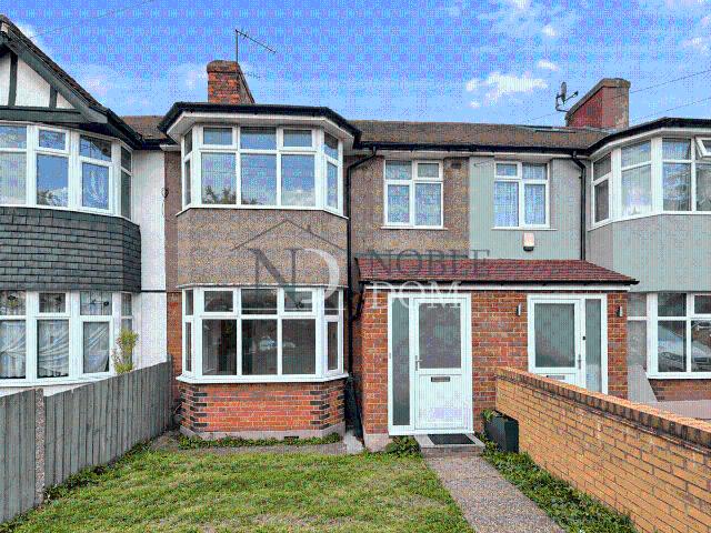 Amhurst Gardens, Isleworth TW7, 3 bed terraced house to rent, £2,500 pcm | PrimeLocation