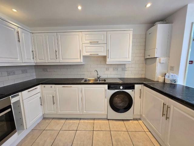 Amhurst Park, Hackney N16, 3 bed flat to rent, £2,700 pcm | PrimeLocation