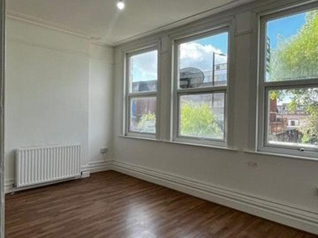 Amhurst Park, London N16, 2 bed flat to rent, £2,100 pcm | PrimeLocation