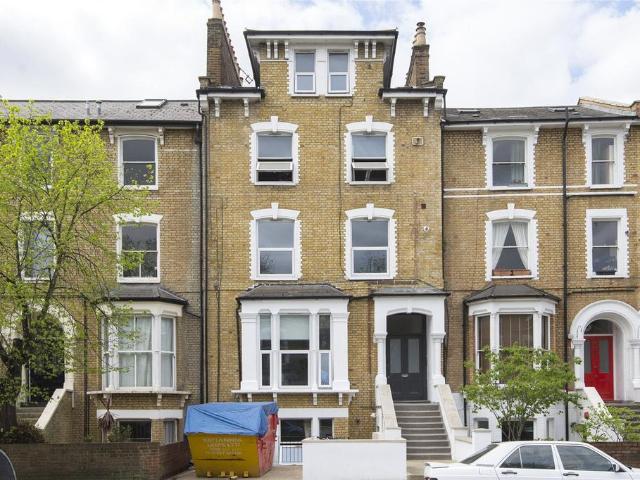 Amhurst Road, London, E8 1 bed flat to rent £2,100 pcm £485 pw