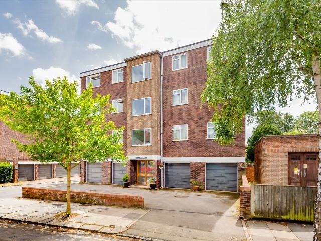 Amherst Road, Ealing W13, 2 bed flat to rent, £2,000 pcm | PrimeLocation