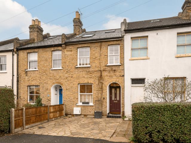 Amity Grove, London, SW20 4 bed terraced house to rent £3,995 pcm £922 pw