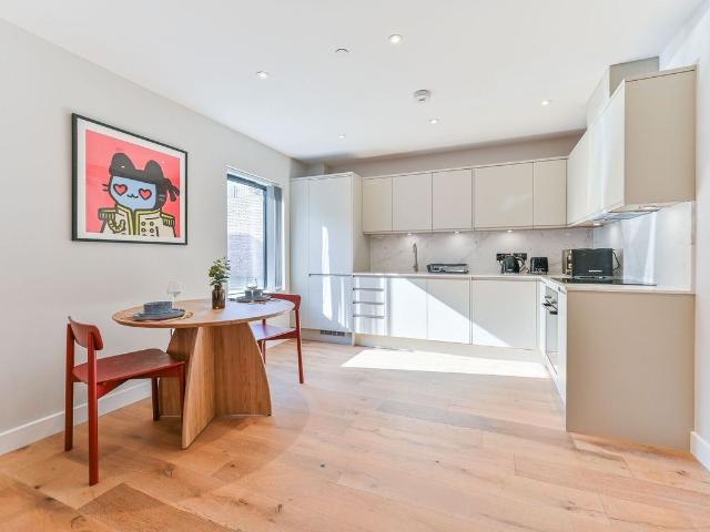 Amity Grove, Raynes Park, London SW20, 1 bed flat to rent, £3,467 pcm | PrimeLocation