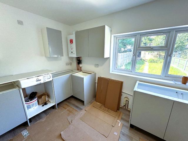 Amidas Gardens, Dagenham RM8, 2 bed shared accommodation to rent, £1,850 pcm | PrimeLocation