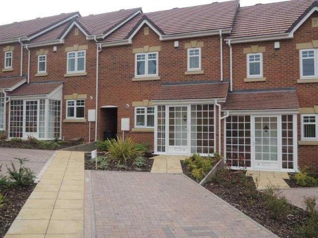 Amie Lane, Great Barr, Birmingham. 3 bed terraced house to rent £1,300 pcm £300 pw
