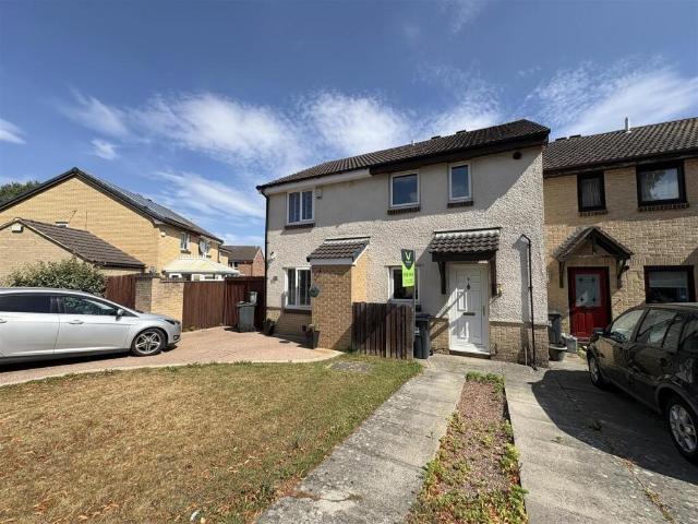 Amiens Close, Cockerton 2 bed terraced house to rent £695 pcm £160 pw