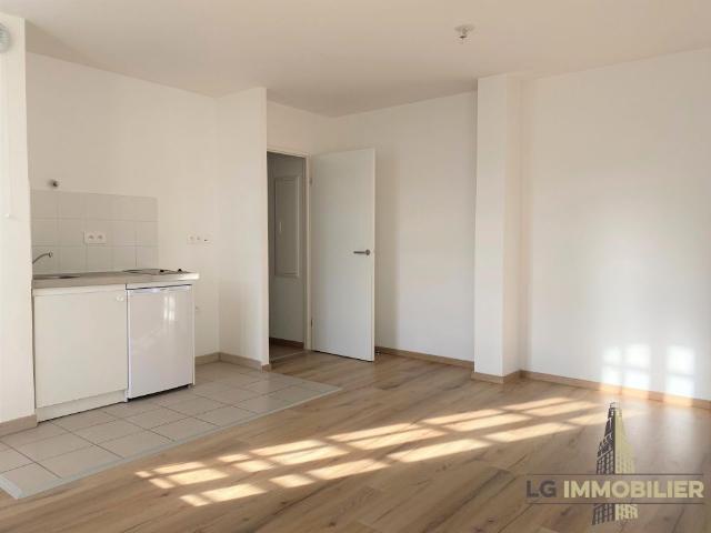 Amiens SAINTE ANNE TYPE 2 EN DUPLEX AVEC PARKING