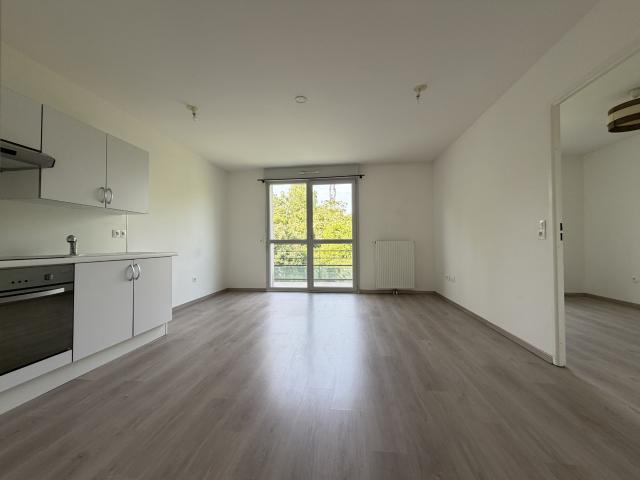 AMIENS SECTEUR HOPITAL SUD APT TYPE 2 AVEC BALCON & PARKING