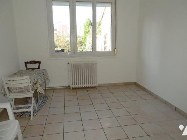 AMIENS ST ACHEUL: Maison avec cour et jardin