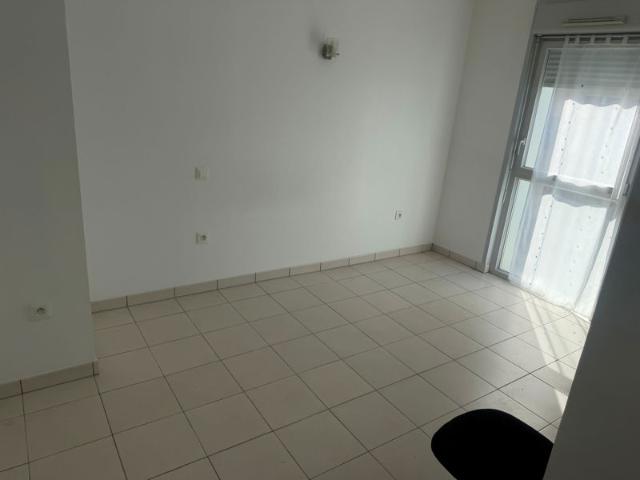Amiens sud, appartement récent DE 67 m2, avec place parking