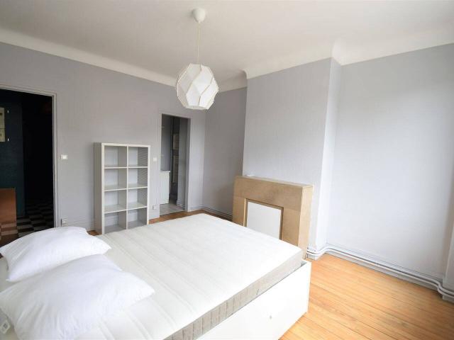 AMIENS PLEIN CENTRE VILLE: Appartement T2 MEUBLE de 56,93 m²