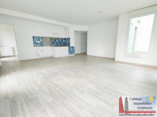 Amiens, Rue Saint Fuscien: Appartement récent 71m2, 2 chamb