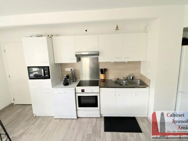 Amiens, Rue Saint Fuscien: Appartement récent 71m², 2 chambres, terrasse, parking