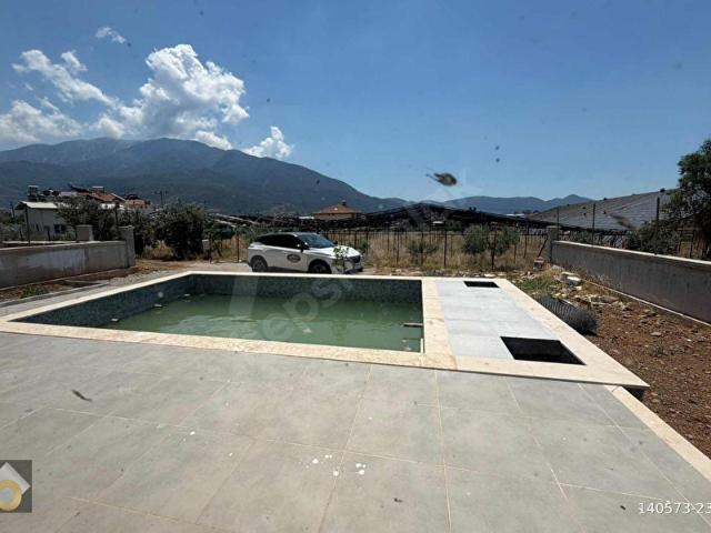 Çamköy mahallesinde müstakil tapulu ikiz villa